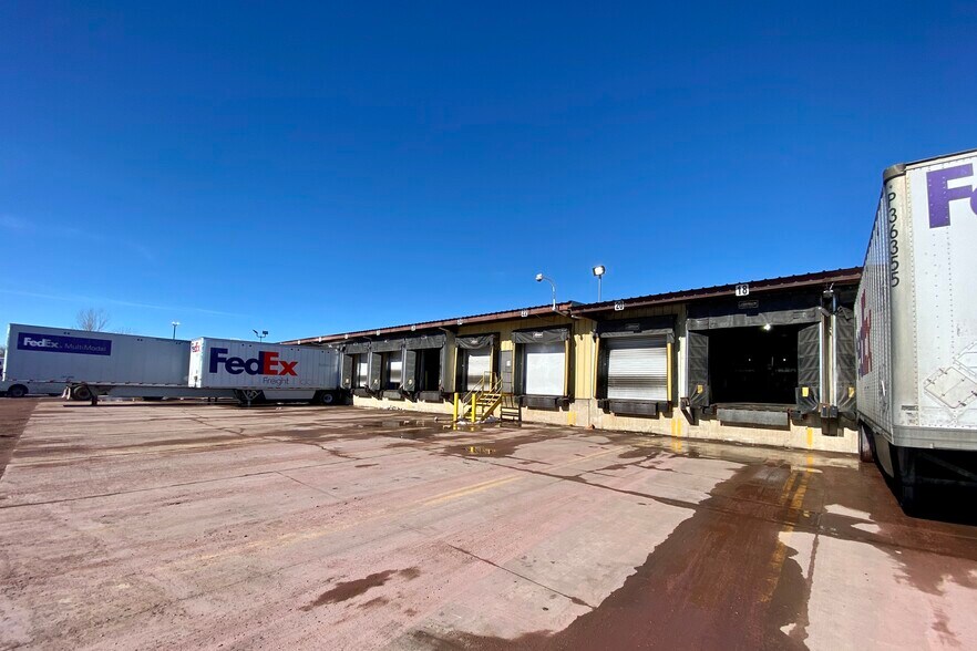 More Photos Of 2901 W 7th St, Sioux Falls Warehouse For Lease