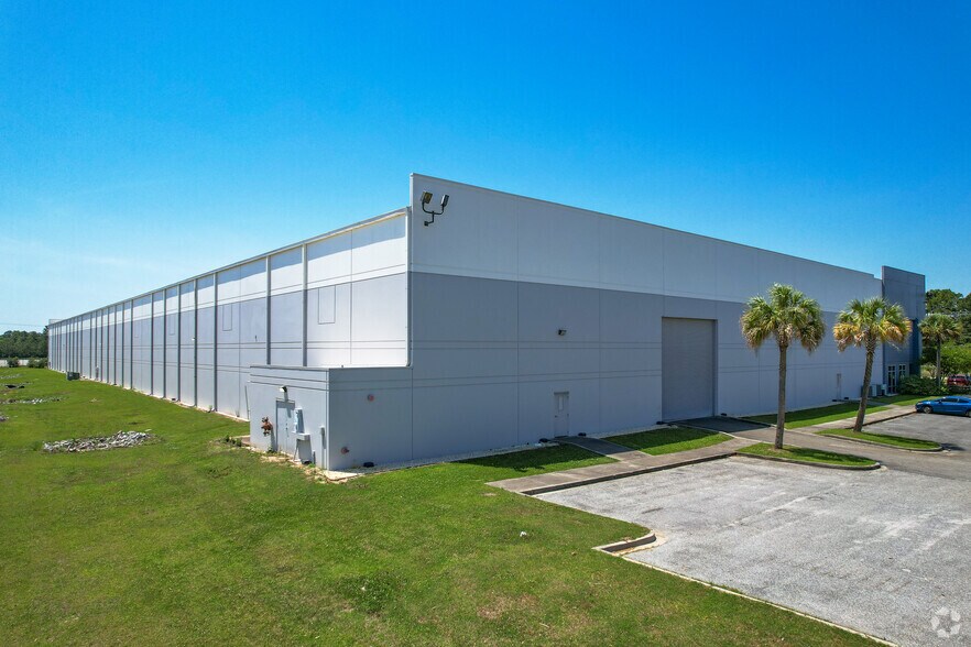 More Photos Of 201 Luken Rd, Goose Creek Warehouse For Lease