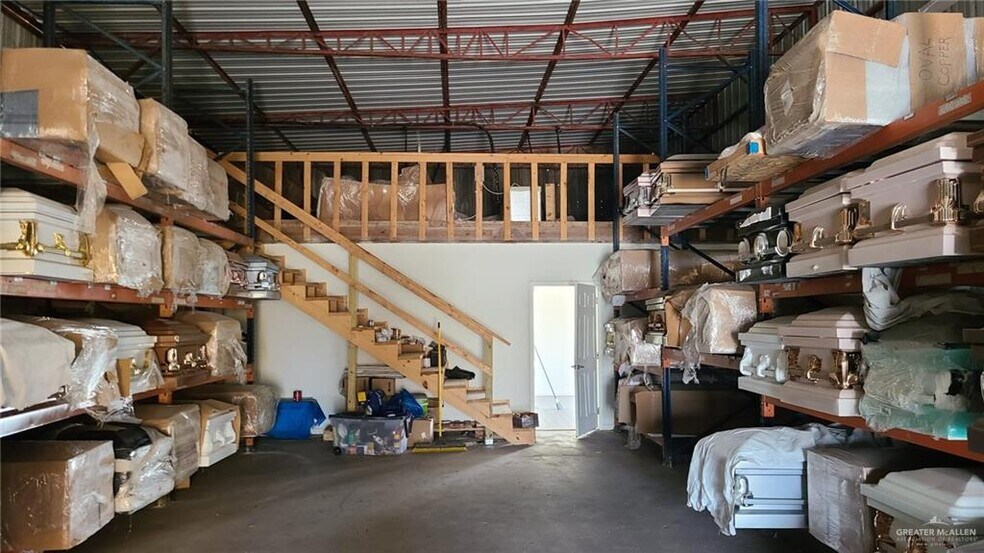 More Photos Of 1237 W 2nd St, Mercedes Distribution For Sale