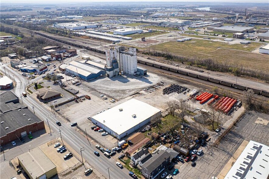 More Photos Of 5326 Lake Ave, Saint Joseph General Retail For Sale