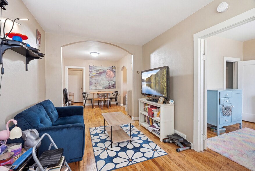 More Photos Of 940 3rd St E, Saint Paul Apartments For Sale