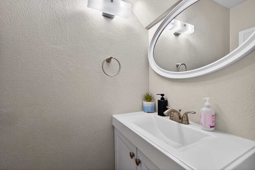 More Photos Of 600-606 Pacific Ave, Santa Rosa Apartments For Sale