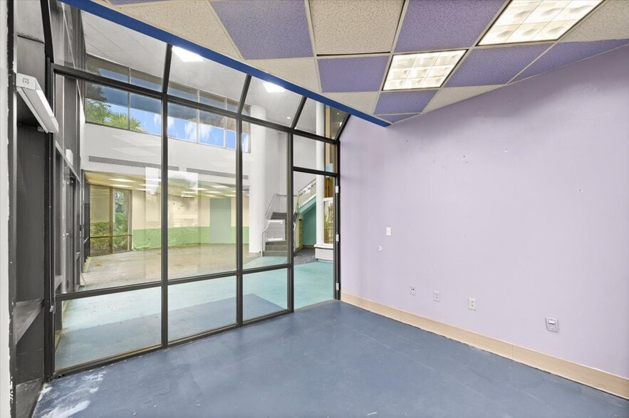 More Photos Of 128 E Granada Blvd, Ormond Beach Medical For Sale