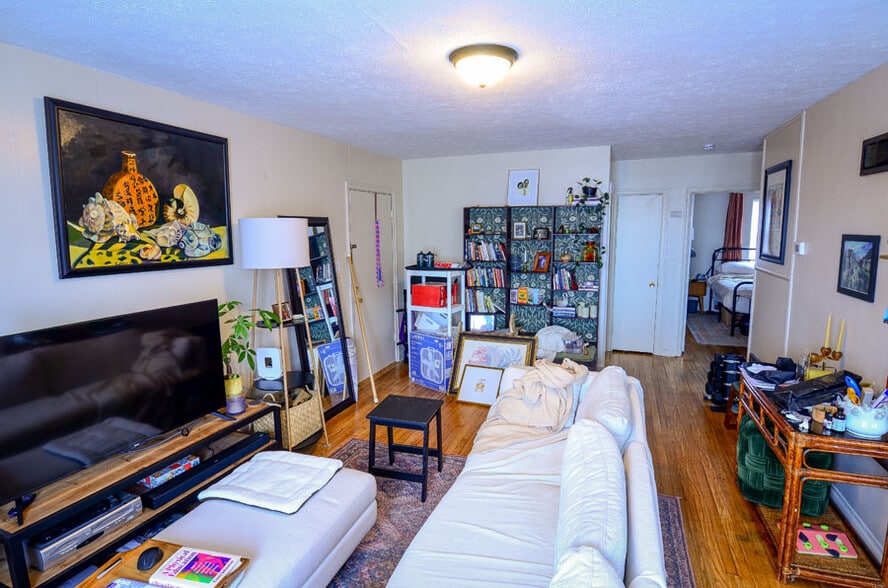 More Photos Of 211 4th Ave, South Charleston Apartments For Sale
