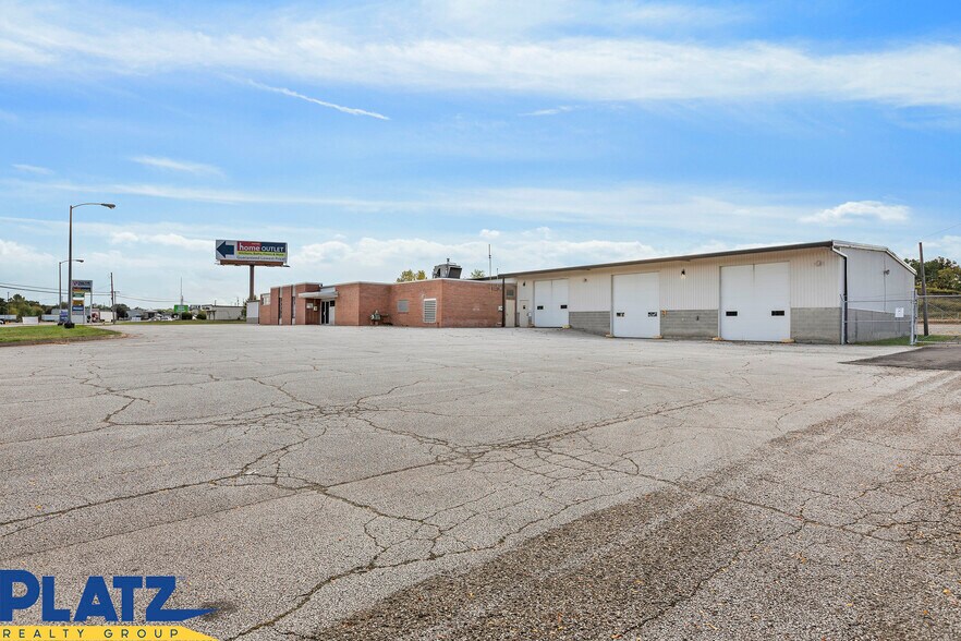 More Photos Of 3801 Elm Rd NE, Warren Warehouse For Lease
