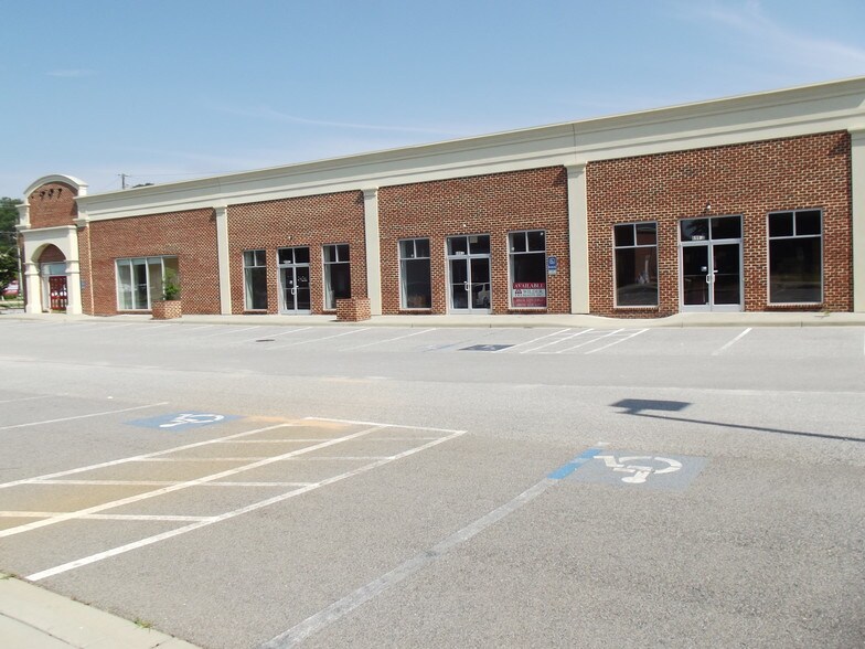More Photos Of 699 Bultman Dr, Sumter Storefront Retail Office For Lease