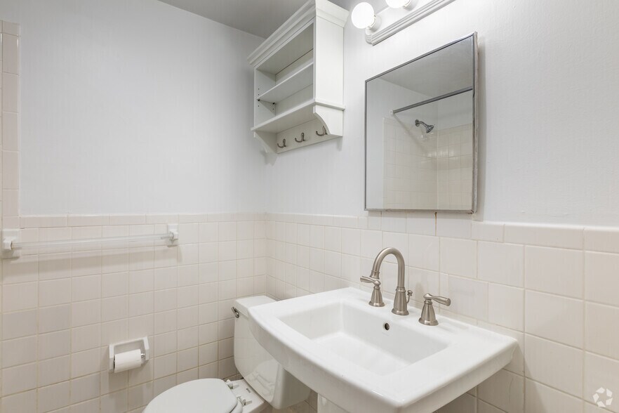 More Photos Of 4000 47th St NW, Washington Apartments For Sale