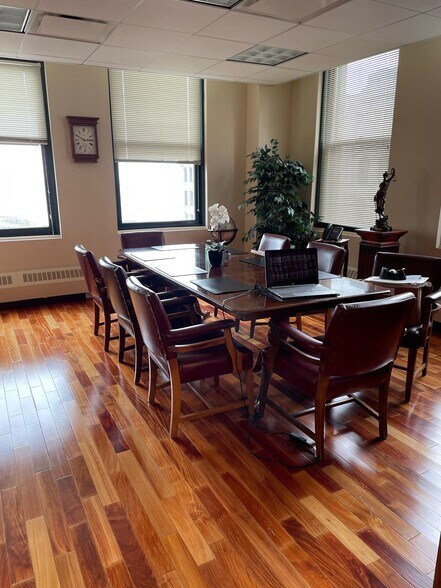 More Photos Of 111 N Wabash Ave, Chicago Medical For Sale