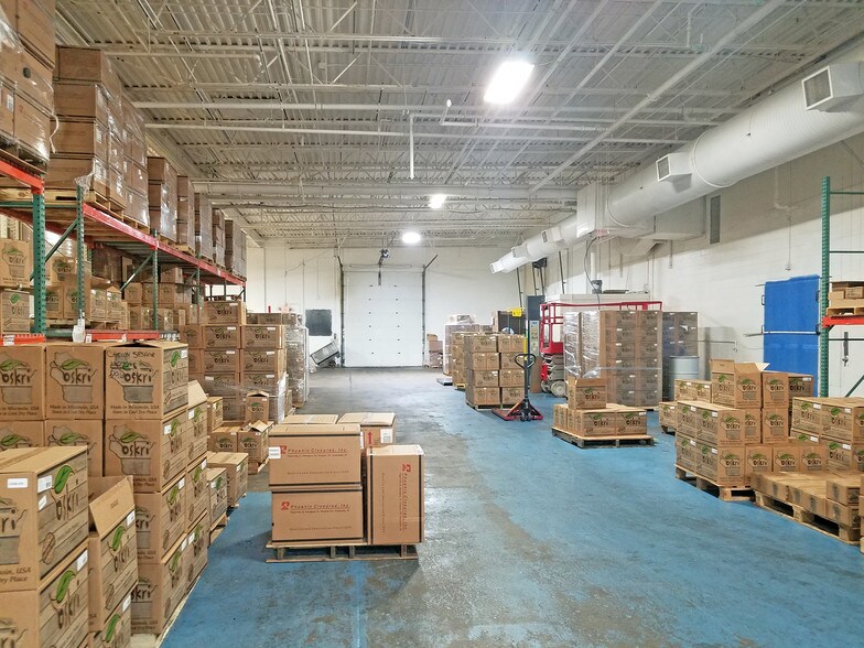 More Photos Of 528 E Tyranena Park Rd, Lake Mills Manufacturing For Sale