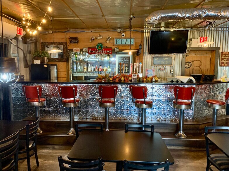 More Photos Of 1220 E 15th St, Joplin Specialty For Sale