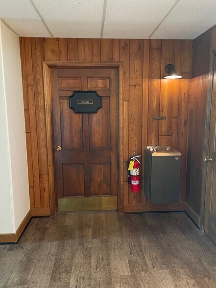 More Photos Of 425 S Adams St, Green Bay Office For Lease