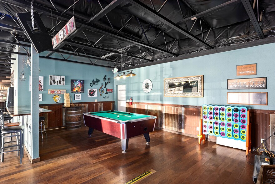 More Photos Of 7126 Skyway, Paradise Storefront Retail Office For Sale