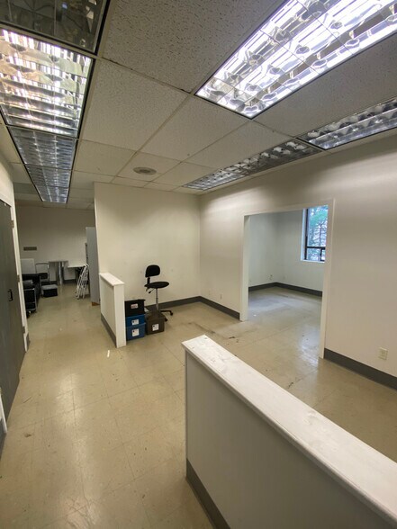 More Photos Of 45 Kensico Dr, Mount Kisco Office For Lease