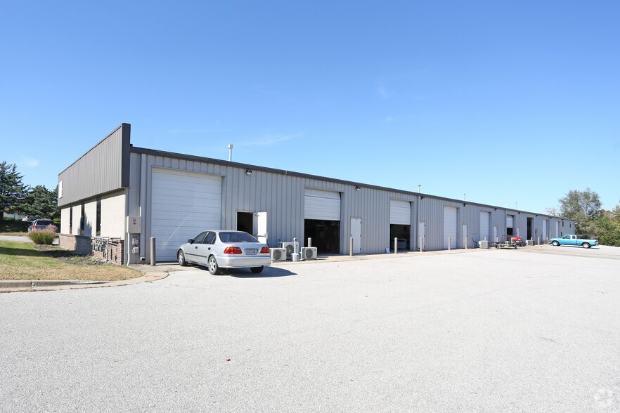 More Photos Of 4310-4346 E 142nd St, Grandview Warehouse For Lease