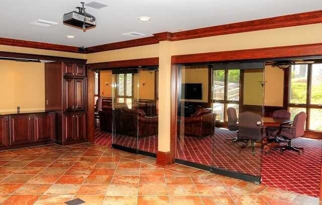 More Photos Of 10 Boice Rd, Hyde Park Medical For Sale