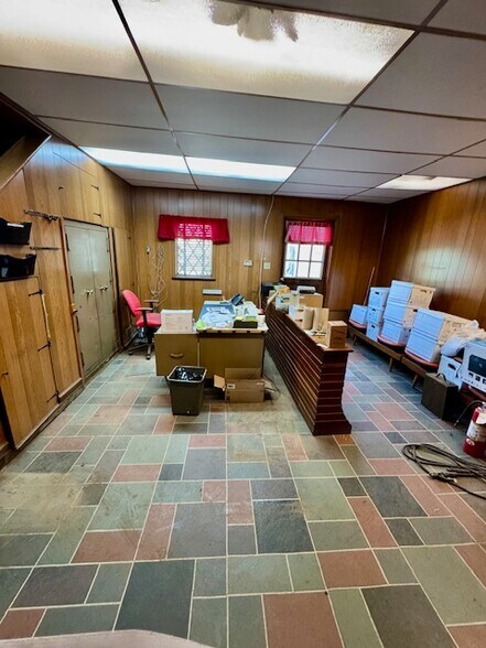 More Photos Of 295 Meadow Ave, Washington Warehouse For Sale