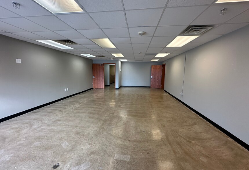 More Photos Of 711 N Lake Ave, Sioux Falls Office For Sale
