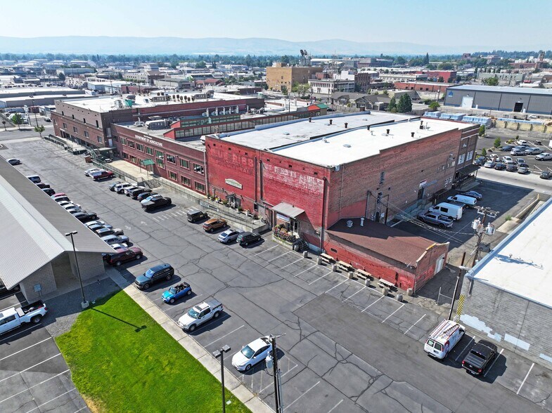 More Photos Of 31 N 1st Ave, Yakima General Retail For Sale