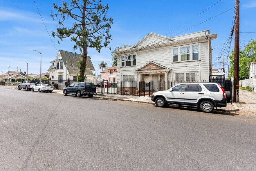 More Photos Of 933 E 28th St, Los Angeles Multifamily For Sale