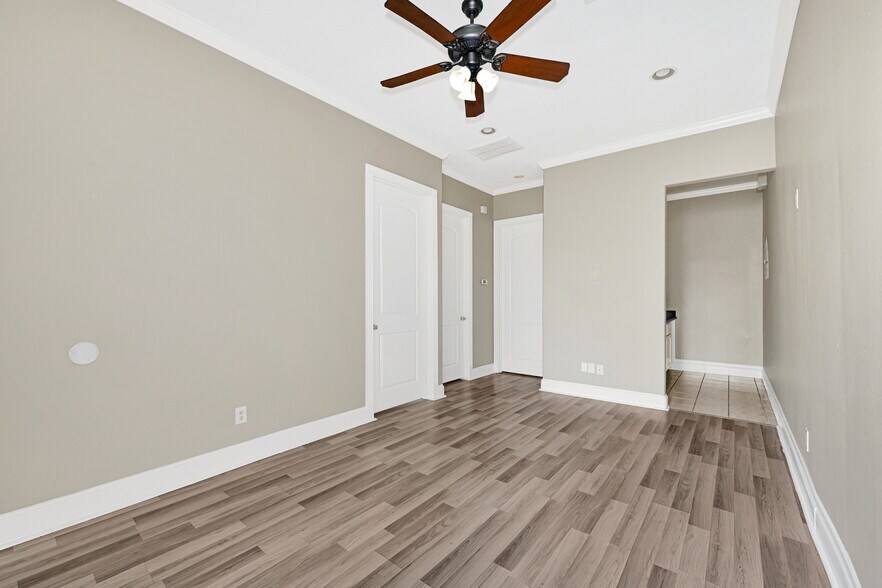 More Photos Of 12816 Willow Centre Dr, Houston Loft Creative Space For Sale