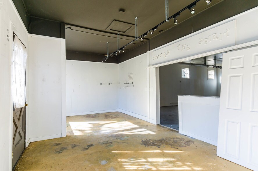 More Photos Of 290 Seminary Ave, Ukiah Storefront Retail Residential For Sale