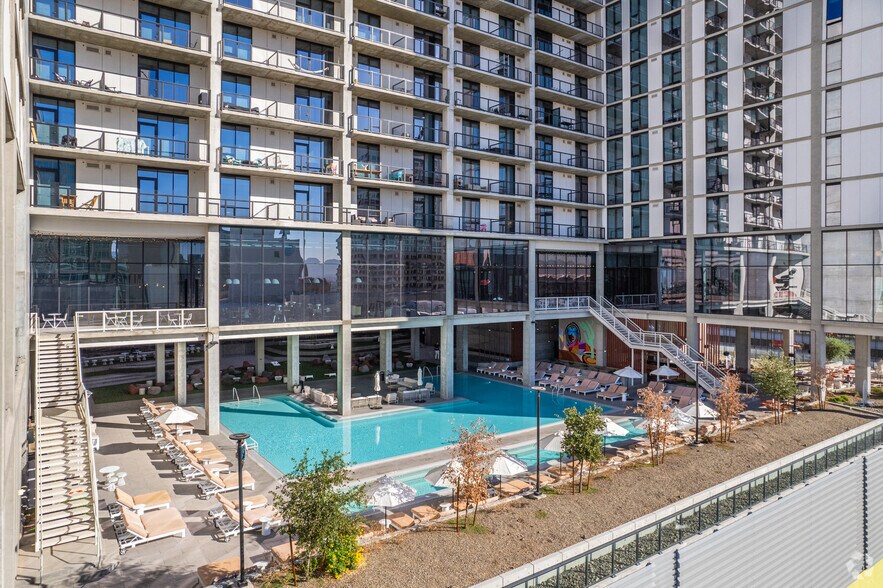 More Photos Of 200 W Monroe St, Phoenix Coworking Space