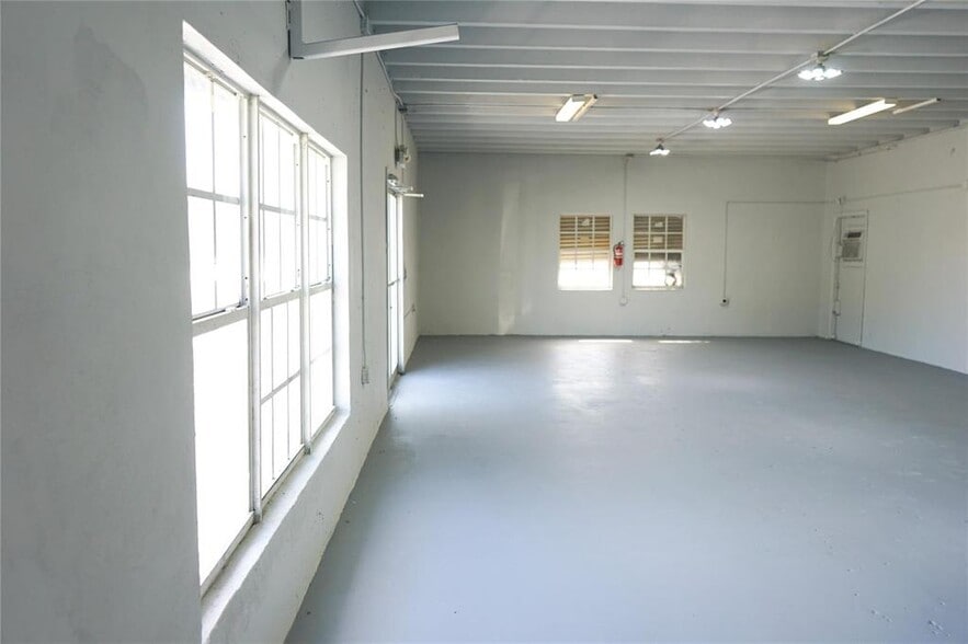 More Photos Of 3000 N 22nd Ave, Hollywood Freestanding For Sale