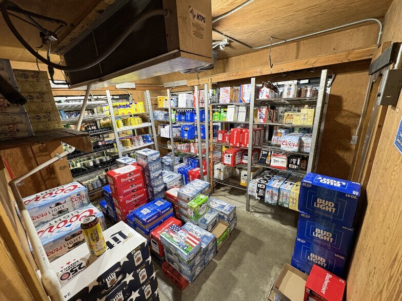 More Photos Of 346 W 2nd St, Winner General Retail For Sale