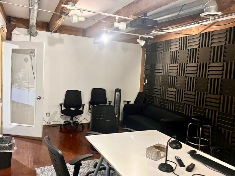 More Photos Of 415 N Sangamon St, Chicago Loft Creative Space For Lease