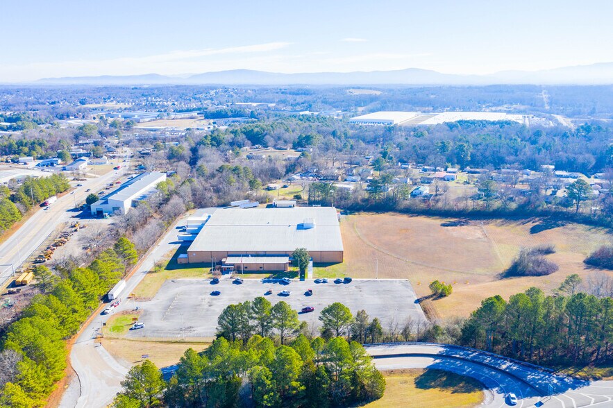 More Photos Of 2000 Overhead Bridge Rd NE, Cleveland Manufacturing For Sale