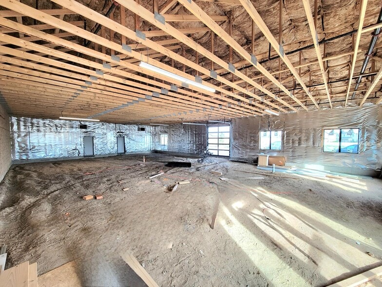 More Photos Of 2116 Picture Point Drive Dr, Windsor Storefront Retail Office For Lease