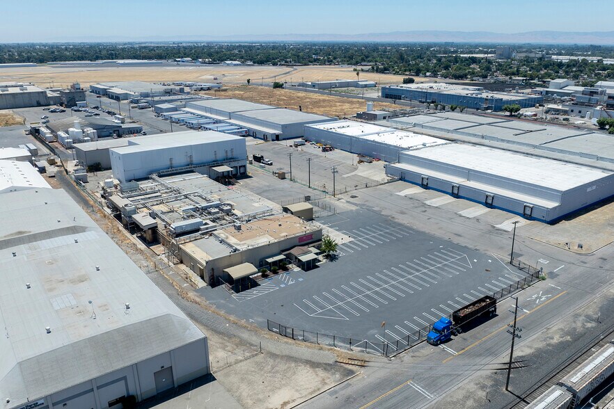 More Photos Of 2068 Lapham Dr, Modesto Food Processing For Lease
