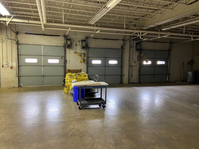 More Photos Of 3725 Electronics Way, Mountville Light Manufacturing For Lease