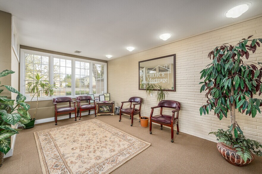 More Photos Of 909-919 Elm St SW, Albany Medical For Sale