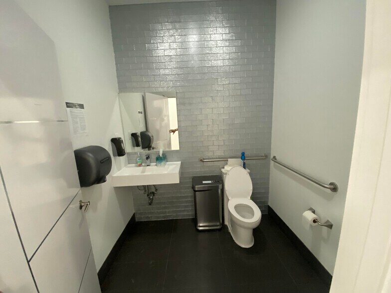 More Photos Of 21915 Linden Blvd, Cambria Heights Office For Sale