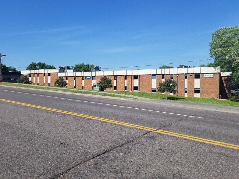 More Photos Of 219-223 Little Canada Rd E, Saint Paul Office For Sale
