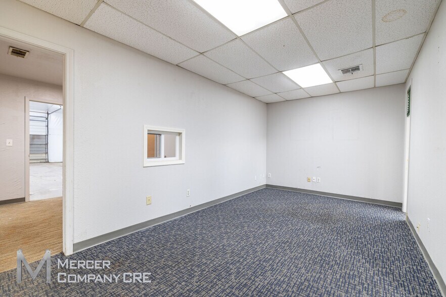 More Photos Of 717 Evergreen St, Edmond Service For Lease