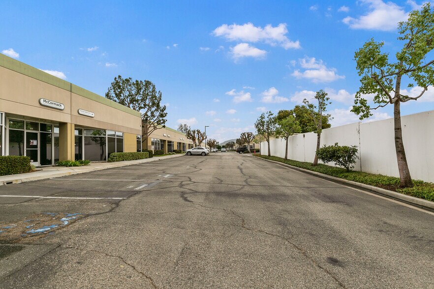More Photos Of 1260 N Hancock St, Anaheim Light Distribution For Lease