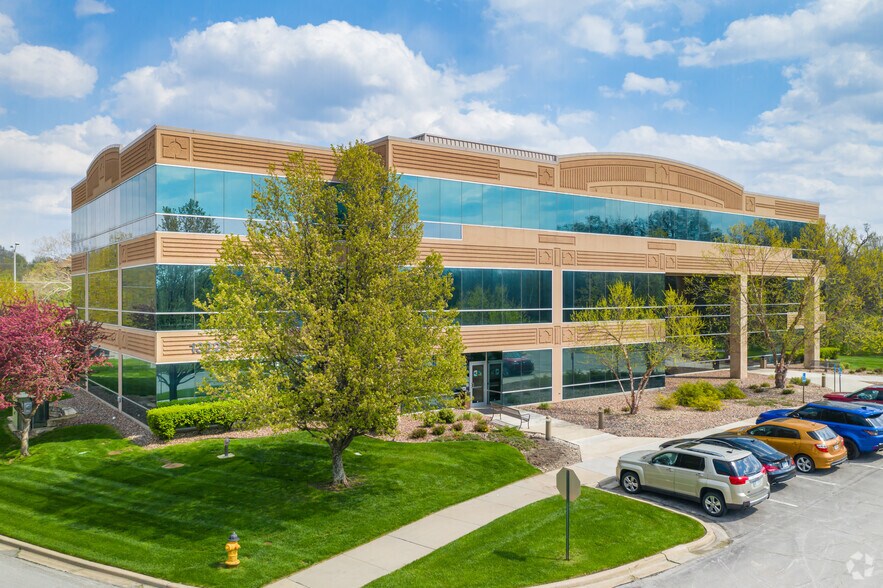 More Photos Of 12980 Metcalf Ave, Overland Park Unknown For Lease