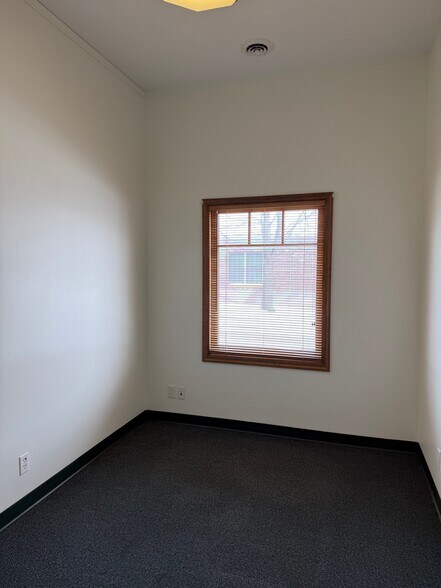 More Photos Of 3721 Rome Dr, Lafayette Medical For Lease