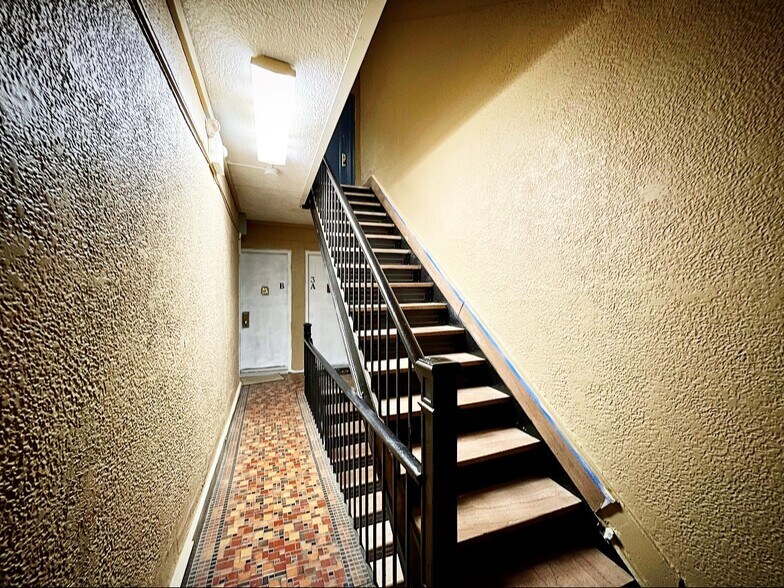 More Photos Of 324-326 W 47th St, New York Apartments For Lease