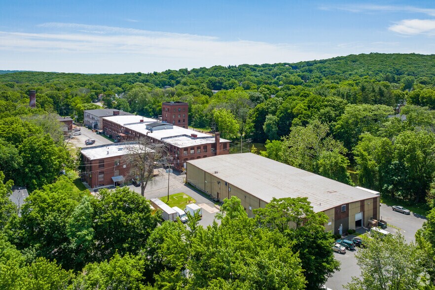 More Photos Of 114 Beach St, Rockaway Warehouse For Lease