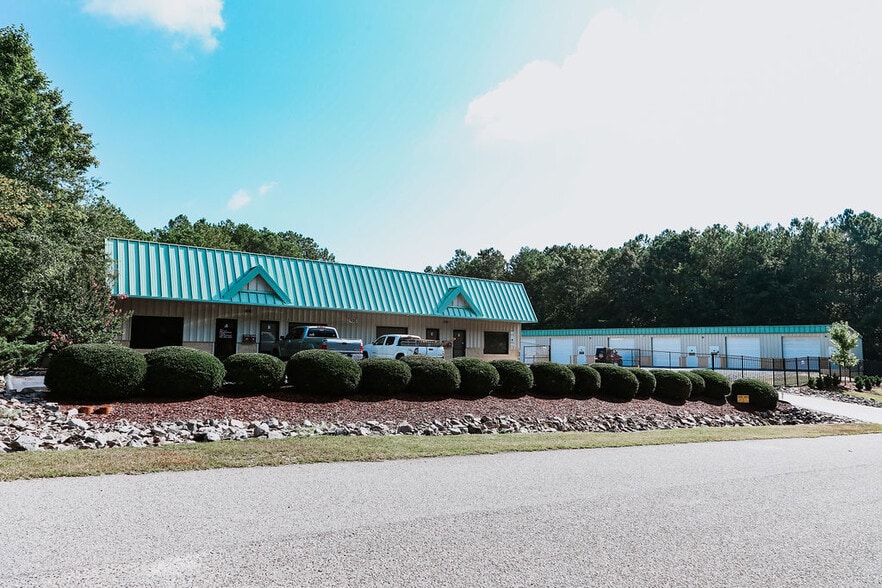 Primary Photo Of 105 Parkway Dr, Aberdeen Showroom For Lease