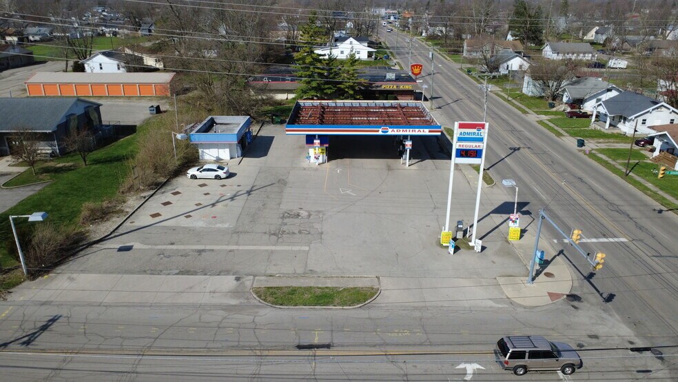 More Photos Of 701 W Memorial Dr, Muncie Service Station For Lease