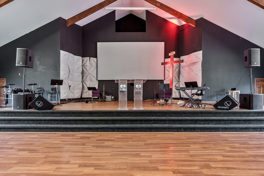 More Photos Of 4312 20th St, Rockford Religious Facility For Sale