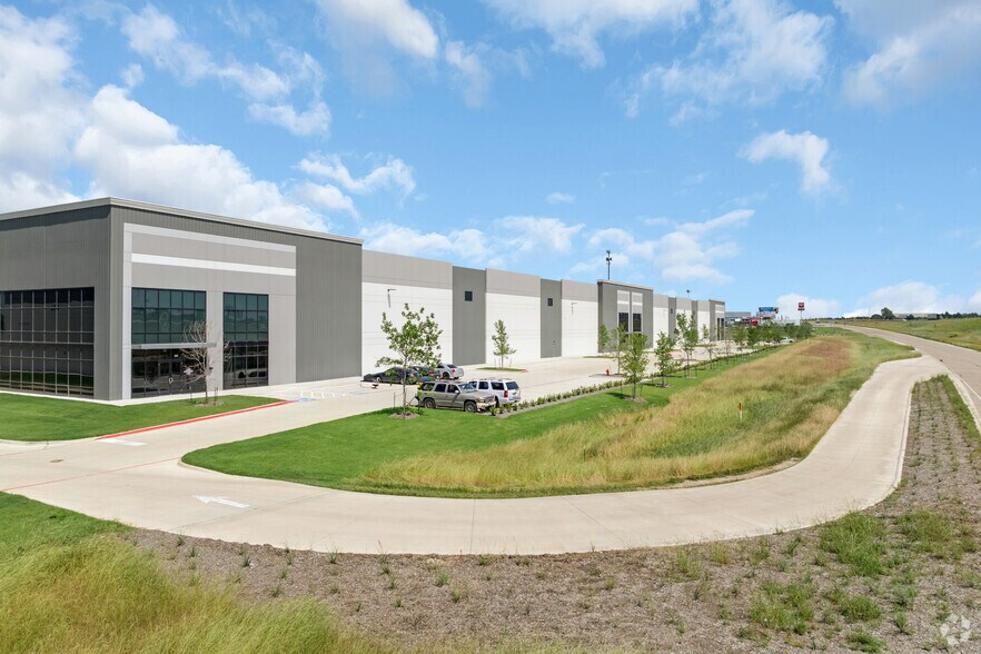 More Photos Of 4521 N US Highway 67, Midlothian Unknown For Lease