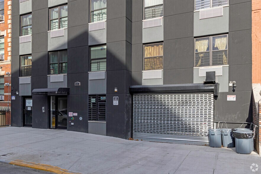 More Photos Of 773 Grote St, Bronx Apartments For Lease
