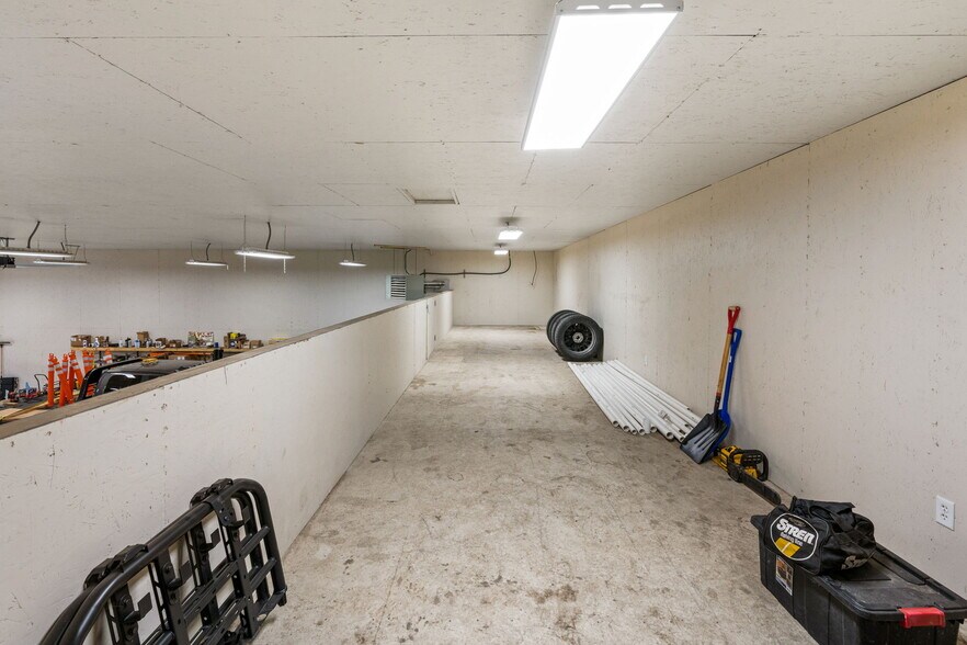 More Photos Of , Big Sky Warehouse For Lease
