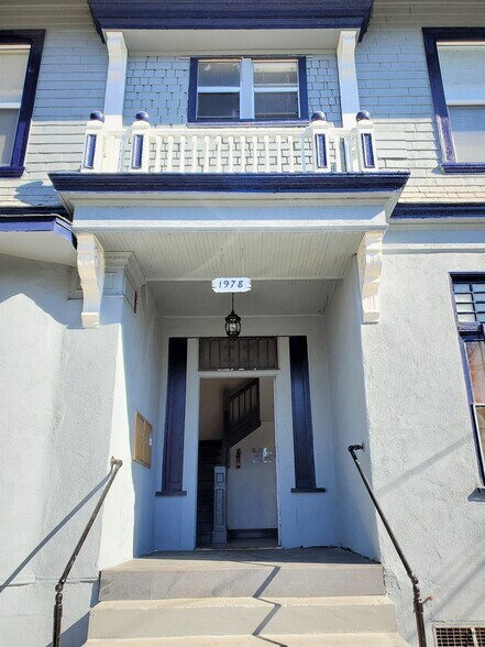 More Photos Of 1978 Bonsallo Ave, Los Angeles Apartments For Sale