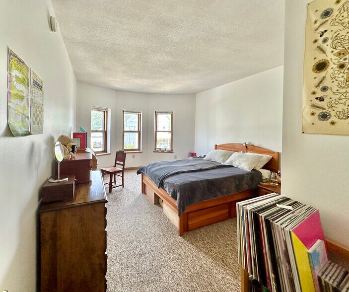 More Photos Of 18 Orchard St, Northampton Apartments For Sale